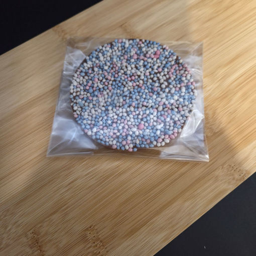 Afbeelding van Chocolade schijf roze-blauwe muisjes